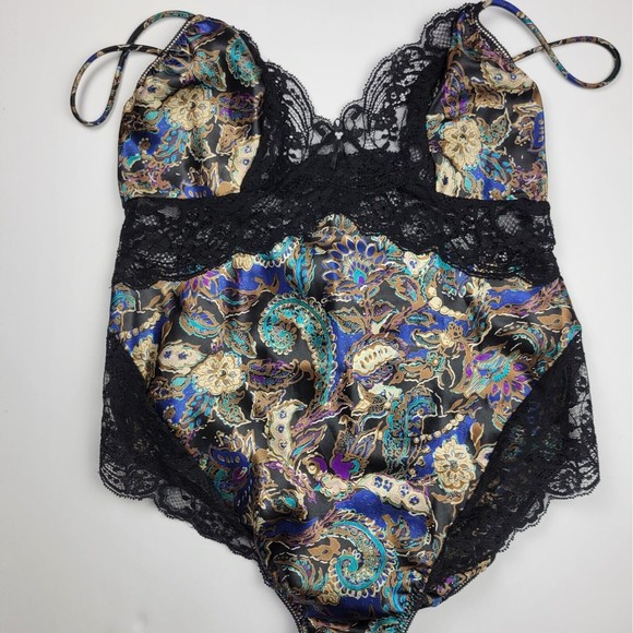 Wacoal 90s Vintage Black Lace Teddy w/ Rare Fine Paisley Pattern EVC Size M - Picture 1 of 11